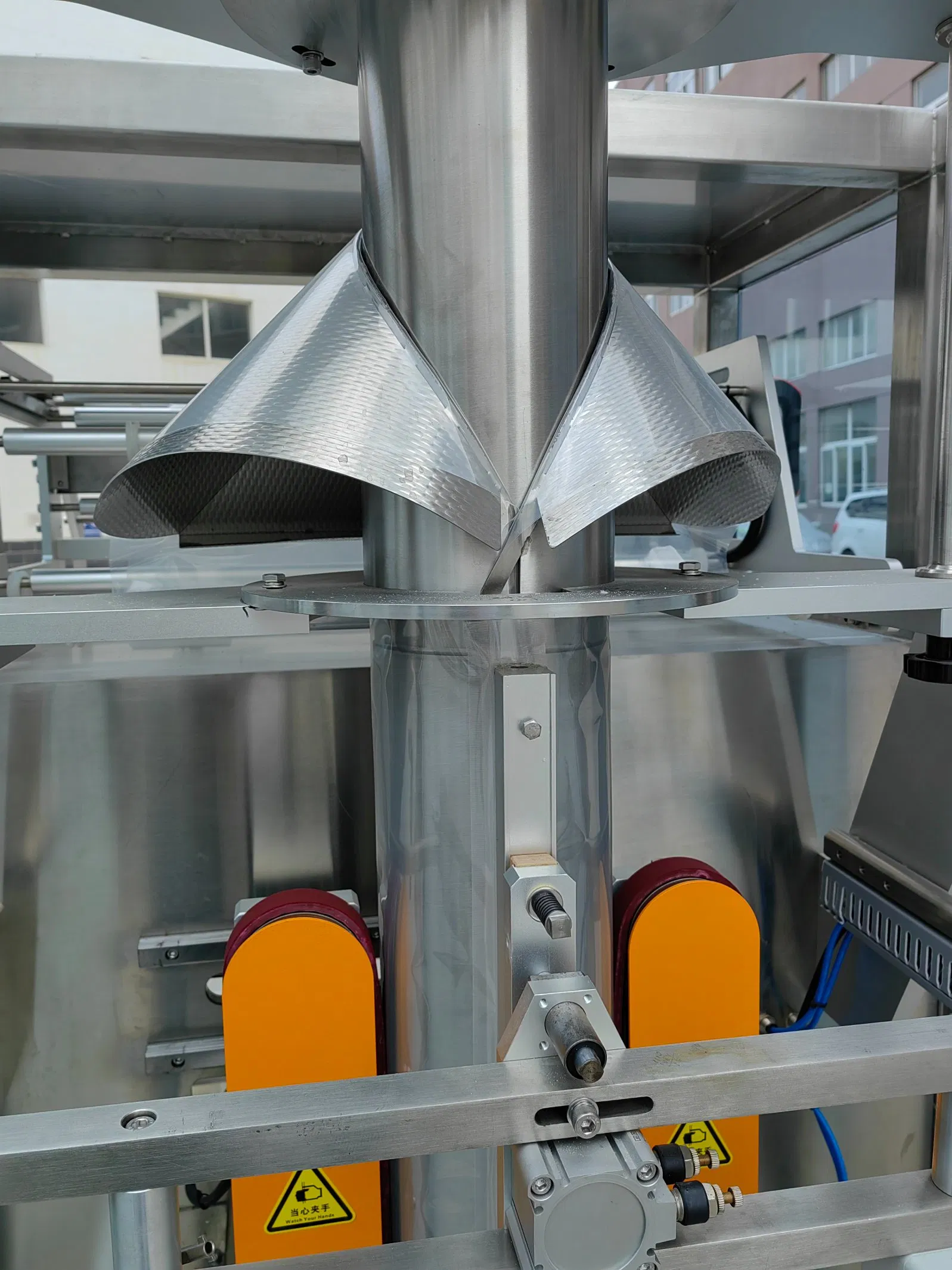 Full Automatic Multi-Heads Weighing Systems Vertical Peanut Potato Chips Snacks Nitrogen Filling Packing Packaging Machinery