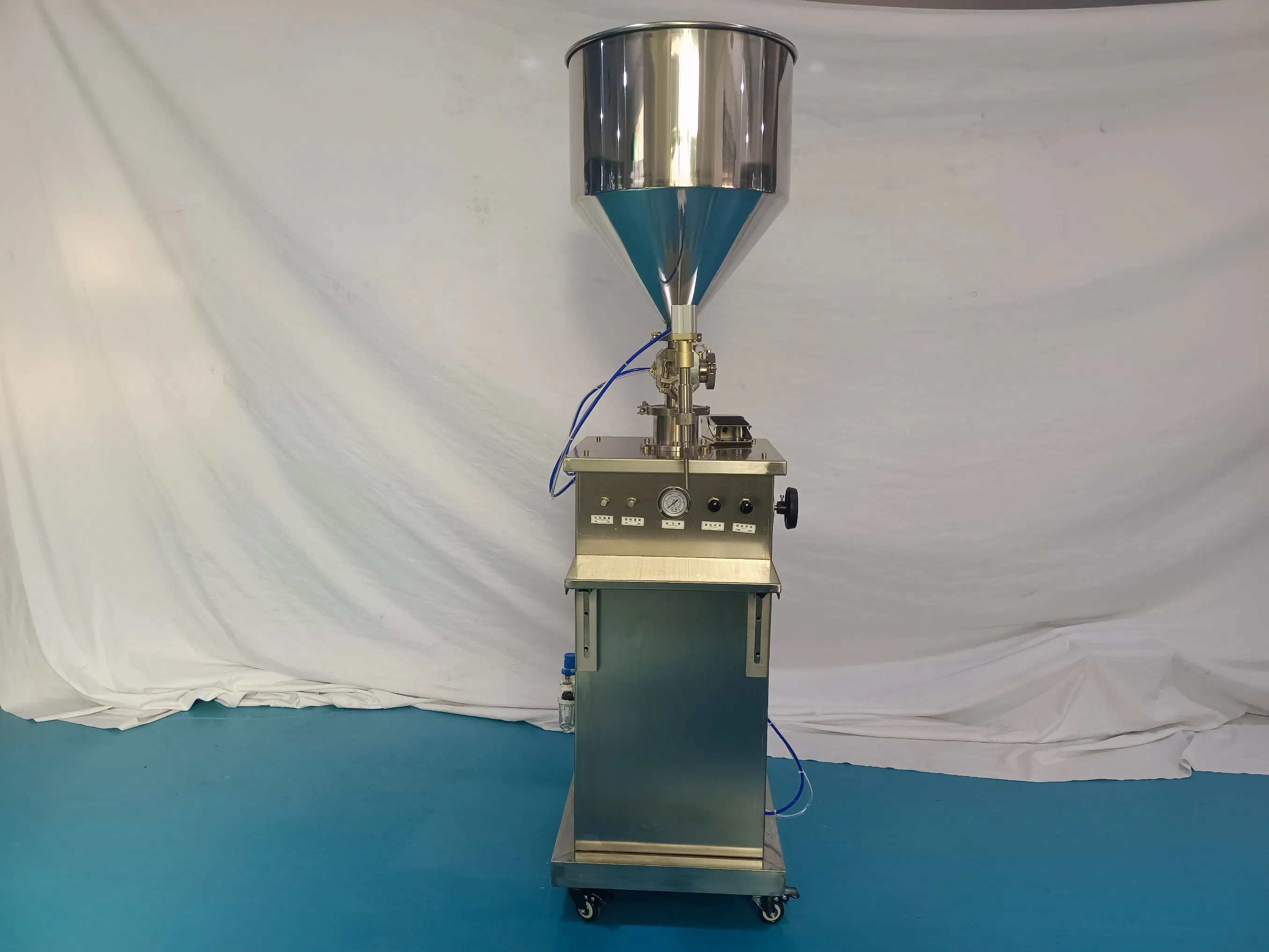 China Vertical Paste and Liquid Filling Machine Model 5-5000