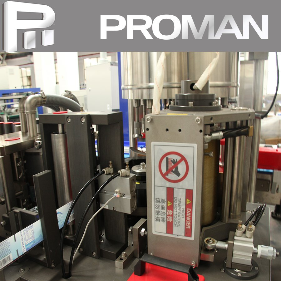 High Accuracy Square Bottle Automatic Hot Melt Glue Labeling Equipment