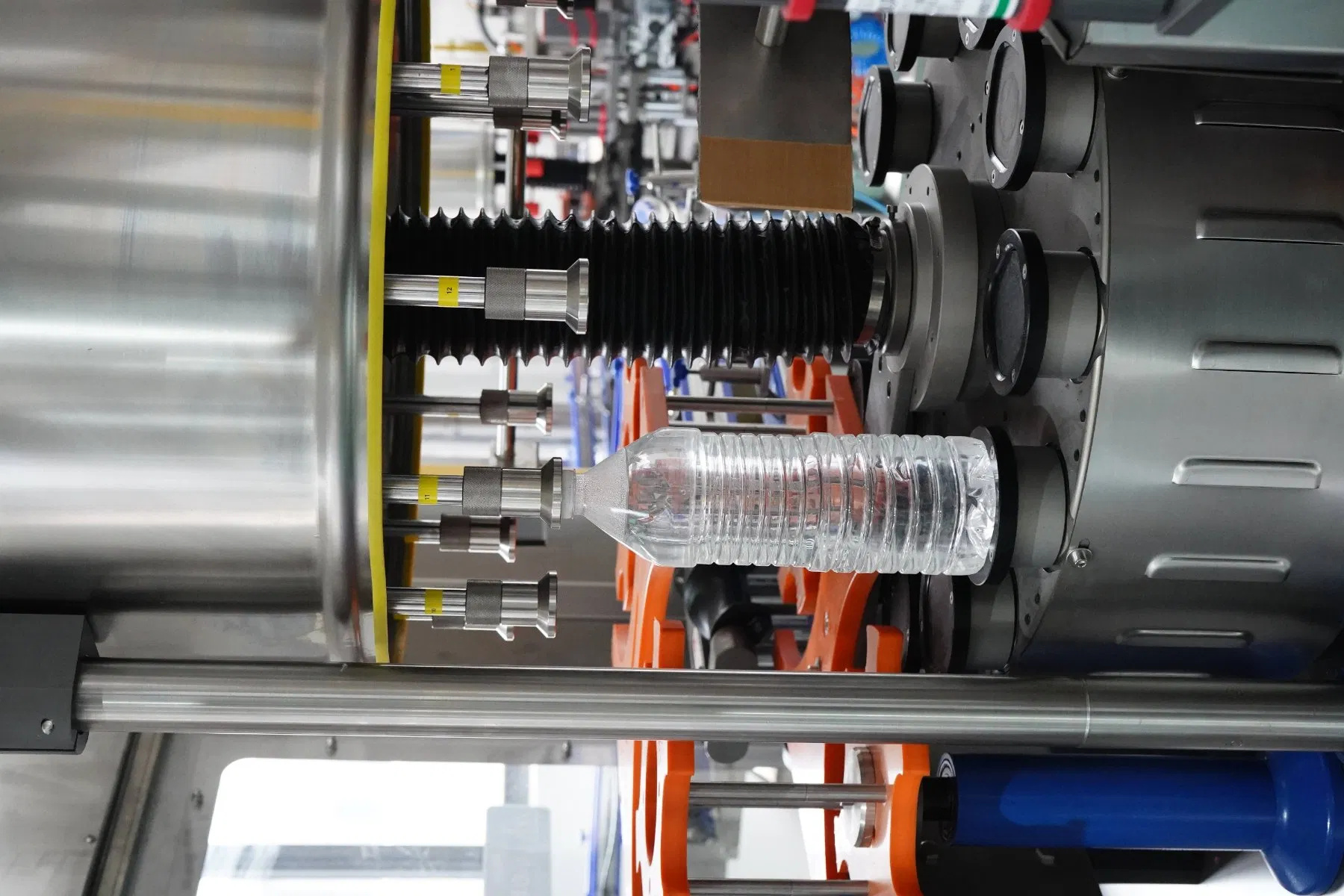 Advanced Round Bottle Labeling System with Custom Voltage Options