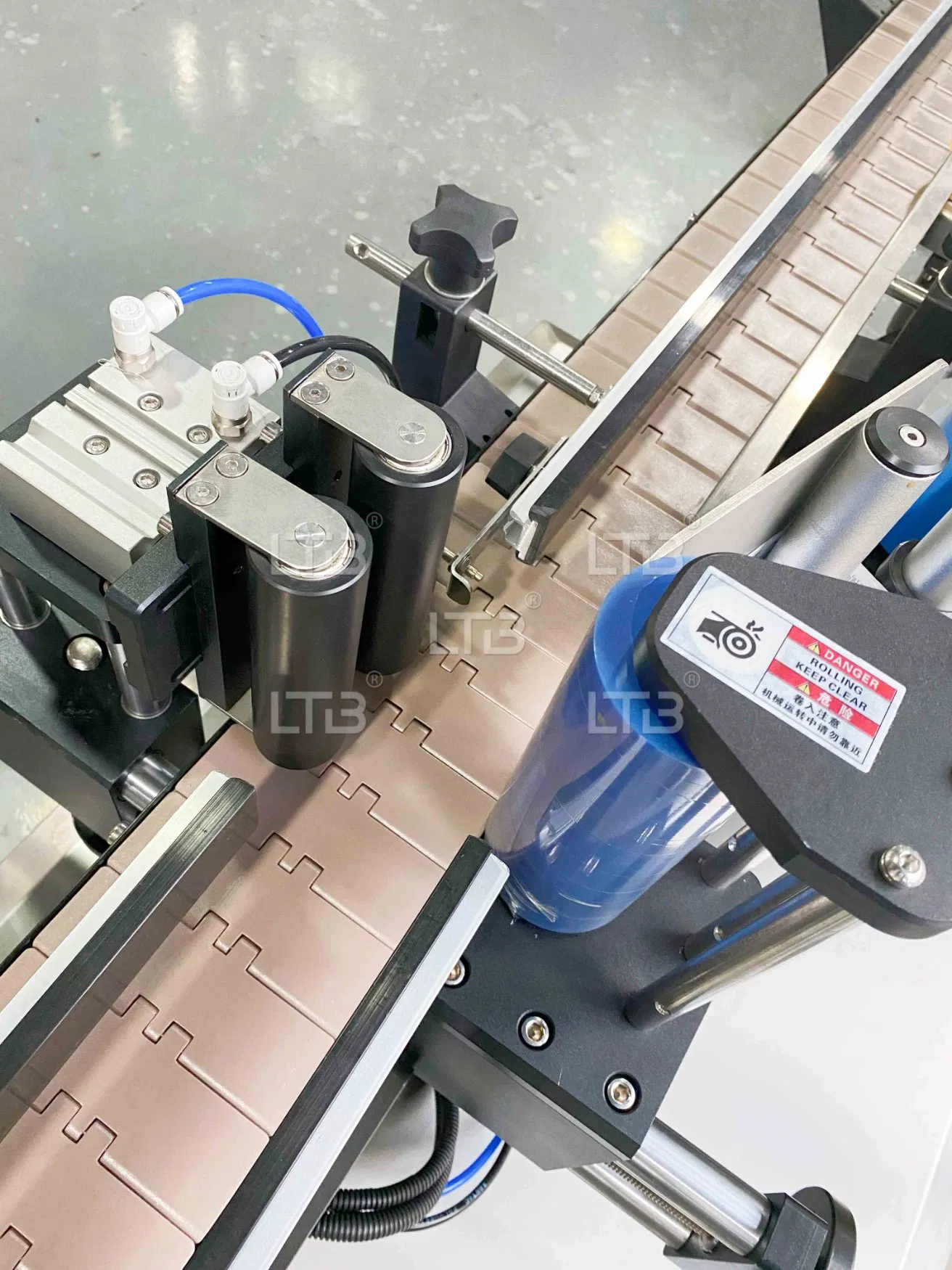 High Speed Automatic Filling Capping Labeling Line Cosmetics Cream Lotion Detergent Shampoo Liquid Soap Paste Chemical Industrial Labe Equipment