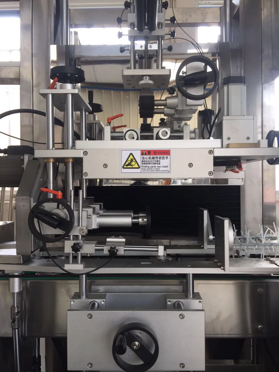 Automatic 6000-18000bph Pet/Glass Bottle Single/ Double Heads Shrink Sleeve Labeling Machine