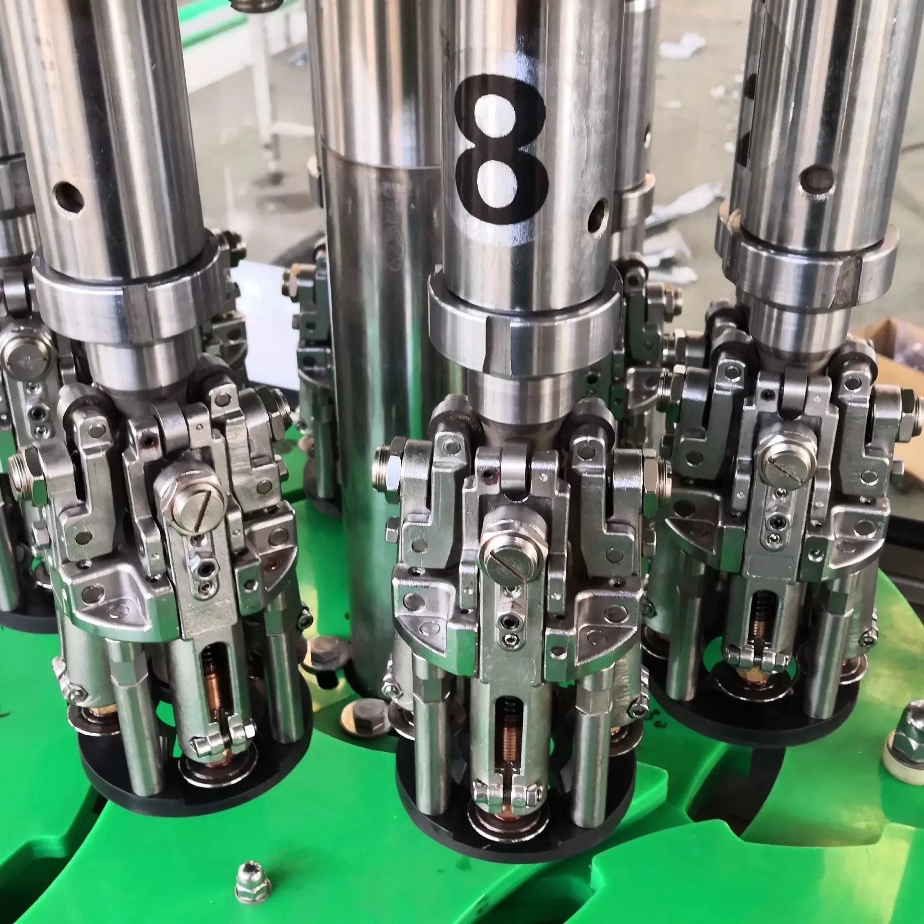 Aluminium Lid Whisky Glass Bottle Automatic Ropp Capping Machine