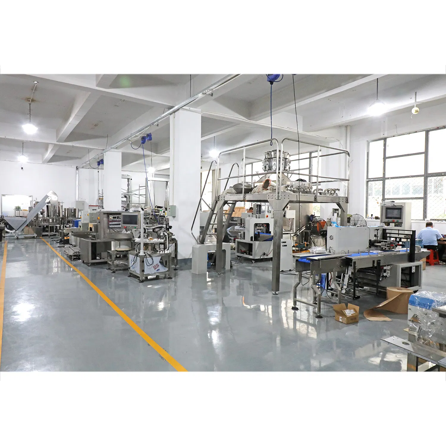 Automatic Sticker High Speed Rotary Round Bottles Self-Adhesive Labeling Machine