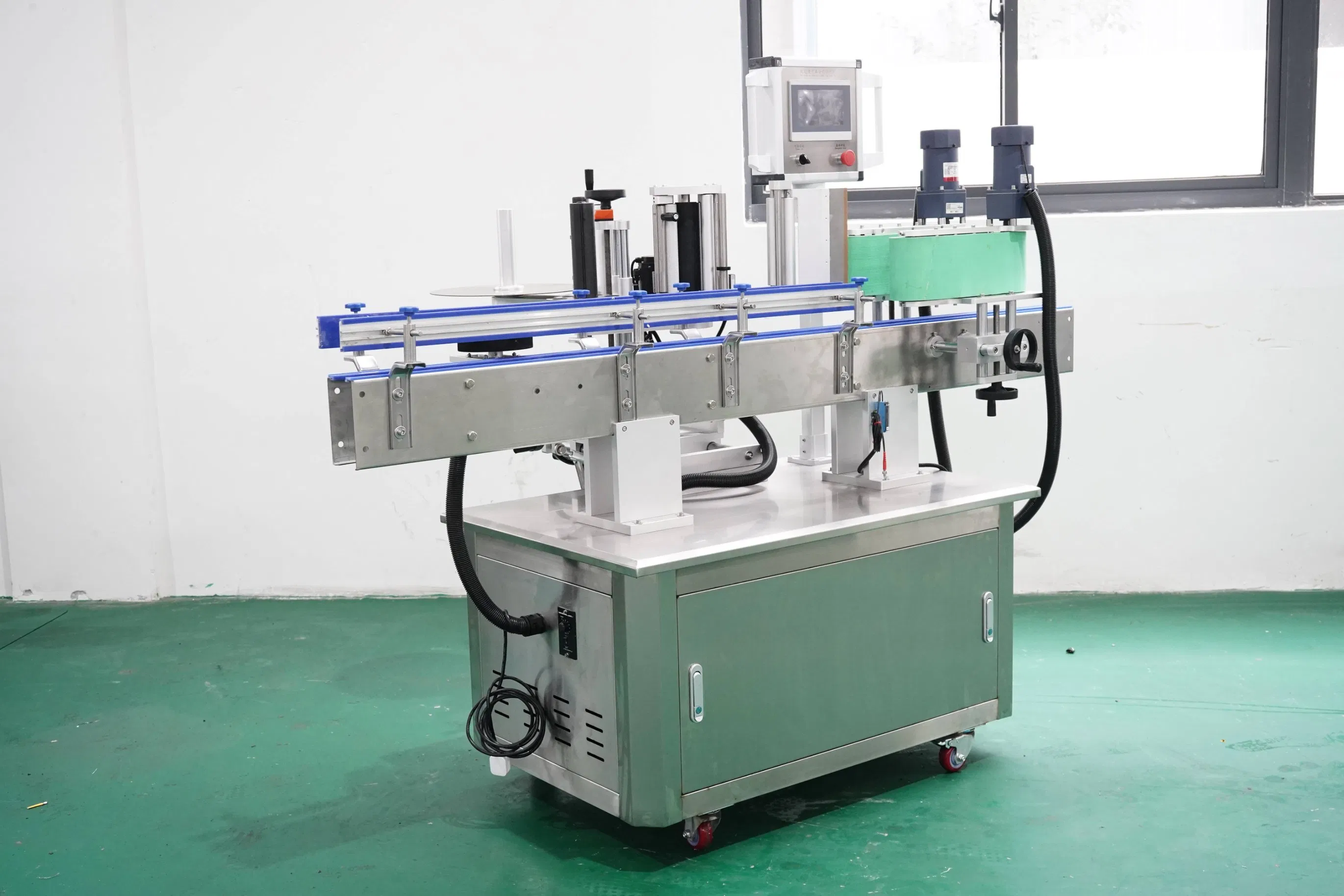 High-Speed Round Bottle Labeling Equipment for Wine Beverages
