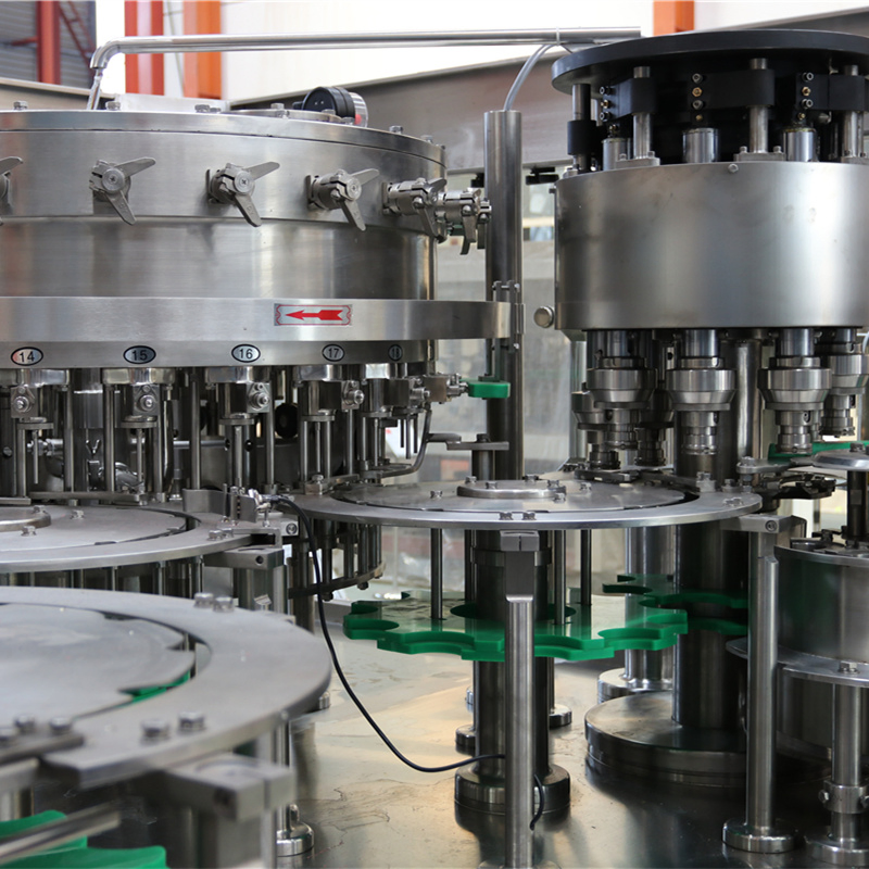 Multi Filling Head Automatic Beverage Carbonated Drink Bottling Capping and Labeling Machine