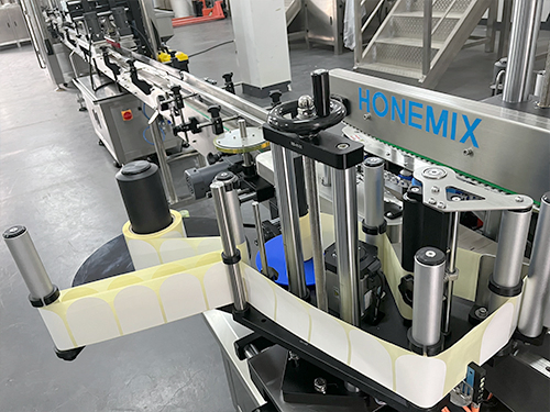 Hone Automatic Front and Back Double Side Labeling Machine Liquid Soap Label Applicator for Shampoo Bottle Labeling Machine