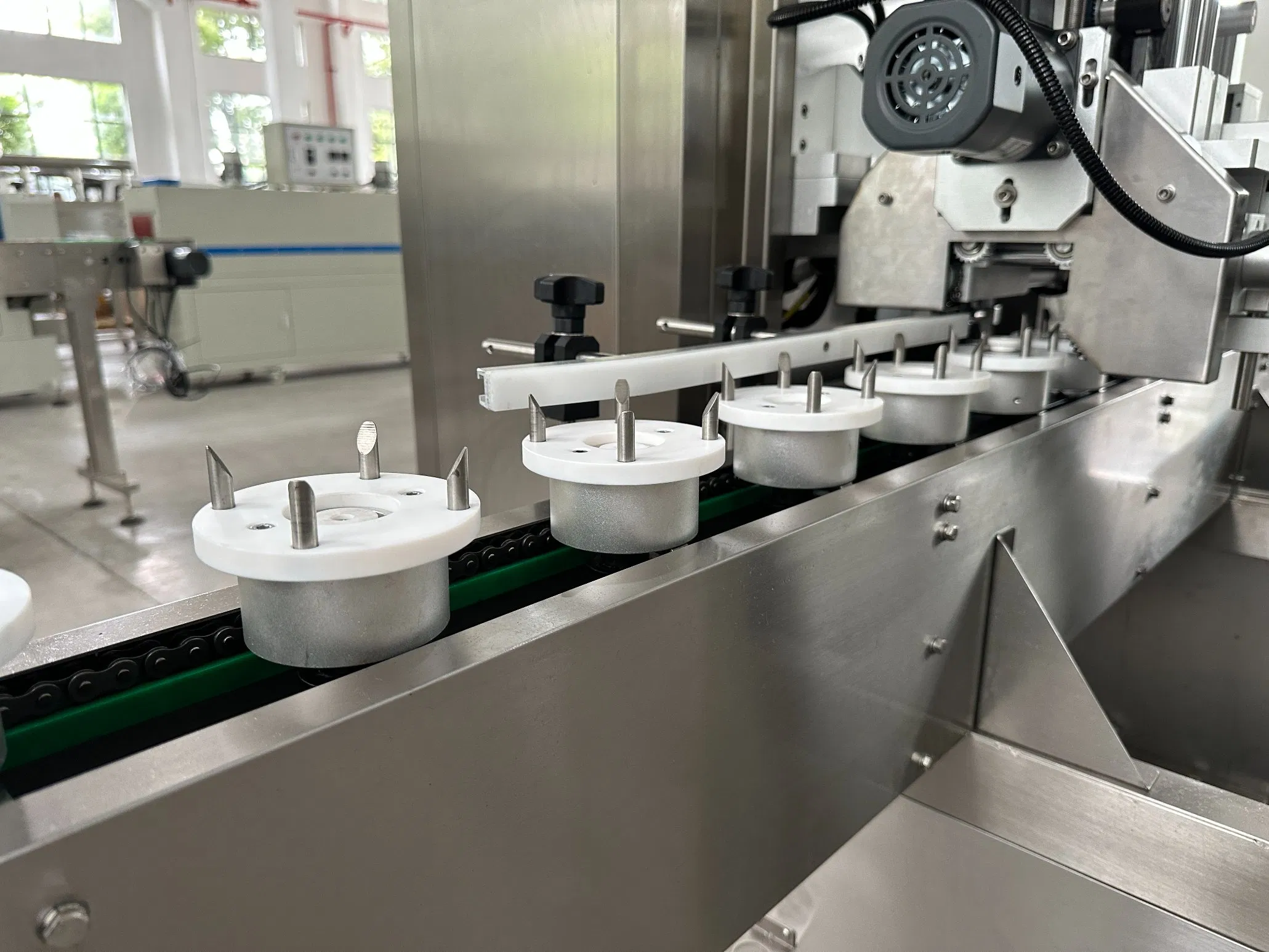 Full Automatic Water Liquid Bottle Shrink Sleeve Labeling Machine with Heat Shrink Tunnel