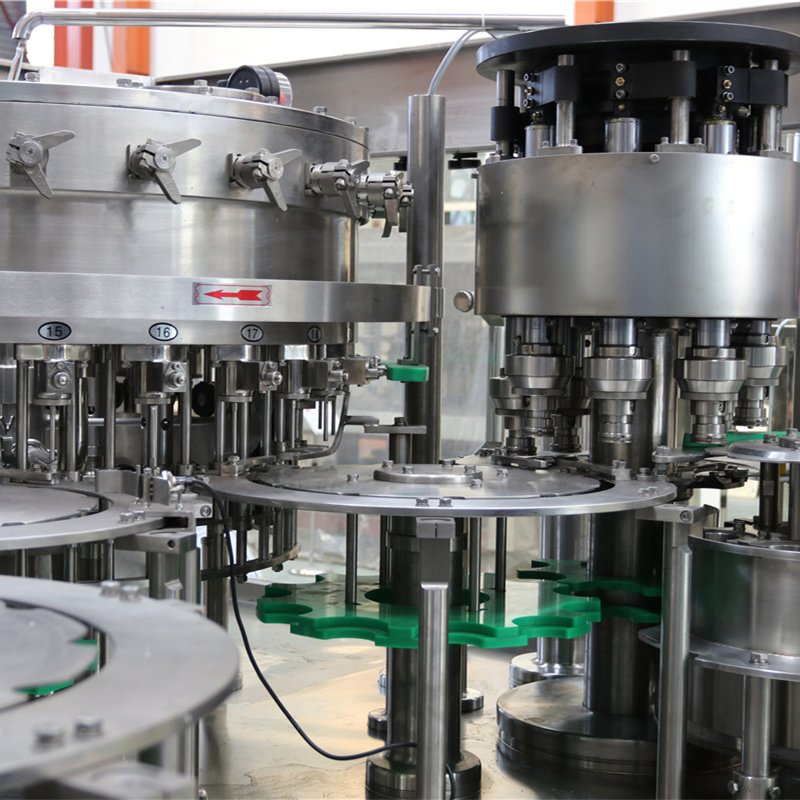 Multi Filling Head Automatic Beverage Carbonated Drink Bottling Capping and Labeling Machine