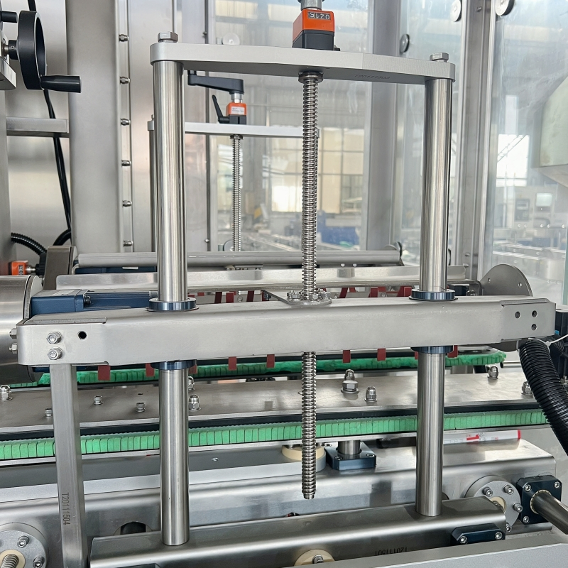 Automatic Pet/PP/HDPE Round Bottle Square Bottle Glass Bottle Aluminum Can PVC Pet OPS Sleeve Shrink Labeling Machine with Heat Tunnel