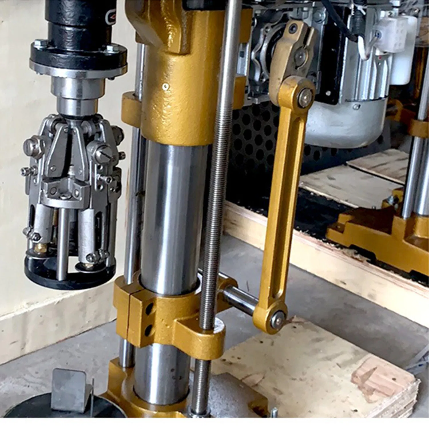 Semi Automatic Glass Wine Bottle Pilfer Ropp Aluminum Screw Caps Sealing Machine Capping Machine20% off