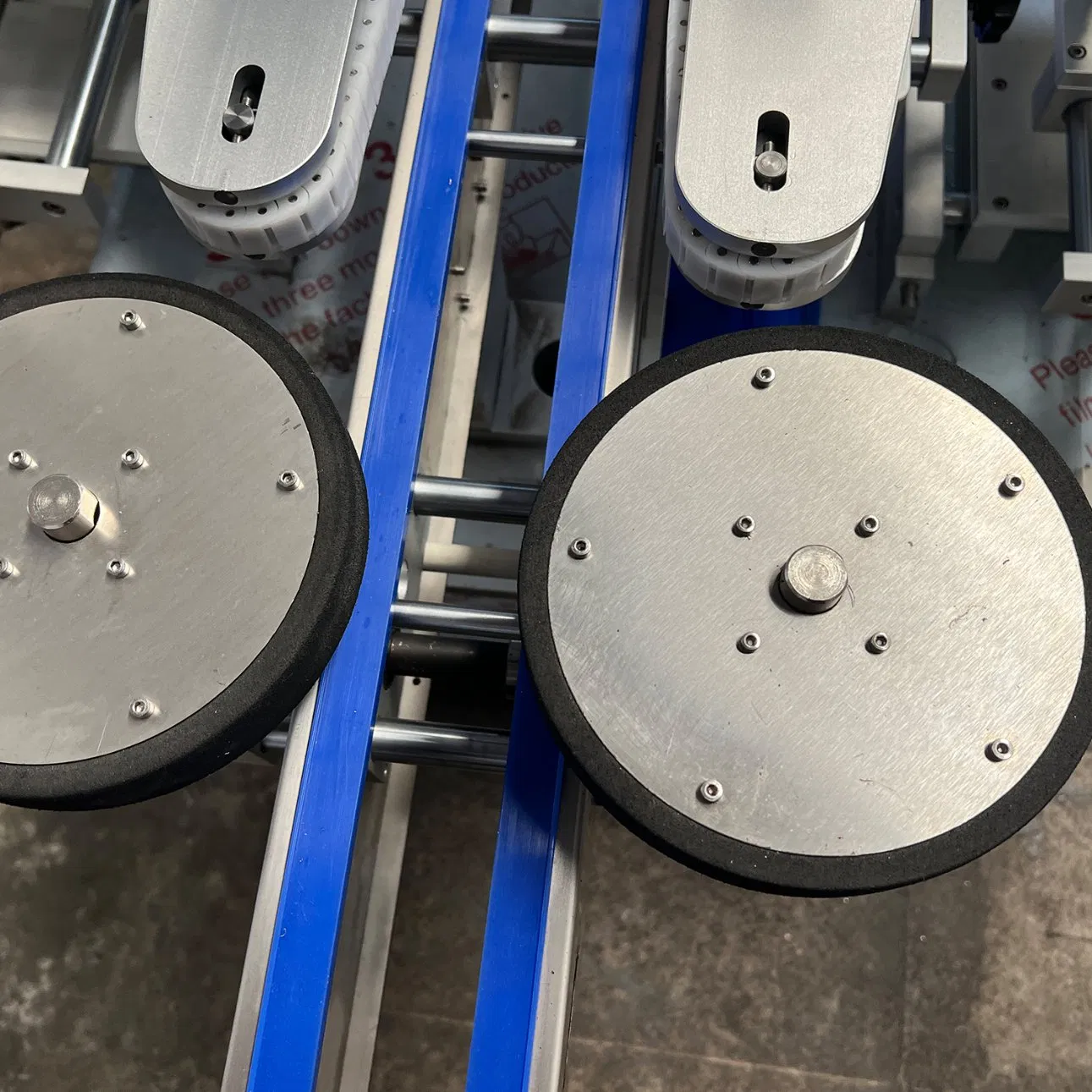 Double Sides Front and Back Labeling Machine for Cosmetic Flat Bottle Body Wash Bottle