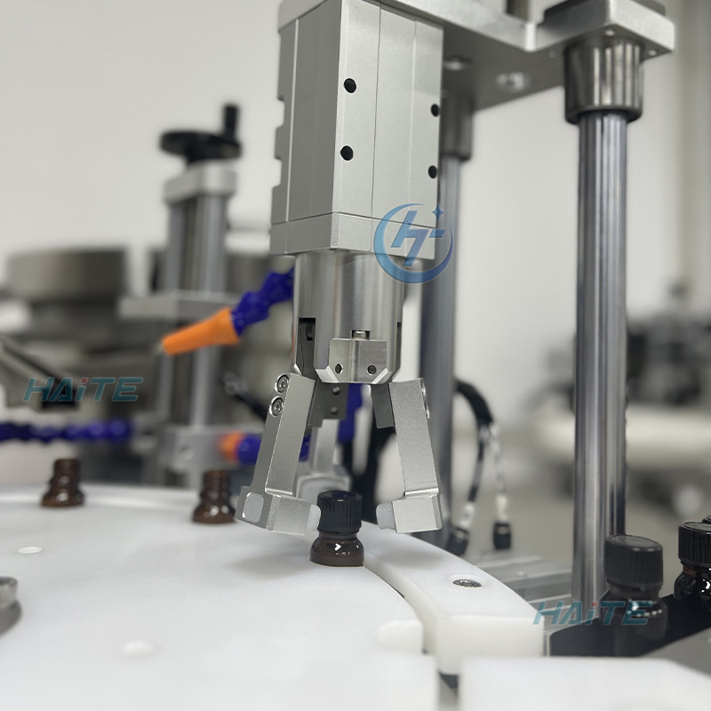 Automatic Screw Cap Small Bottle Liquid Monoblock Rotary Filling Capping Machine