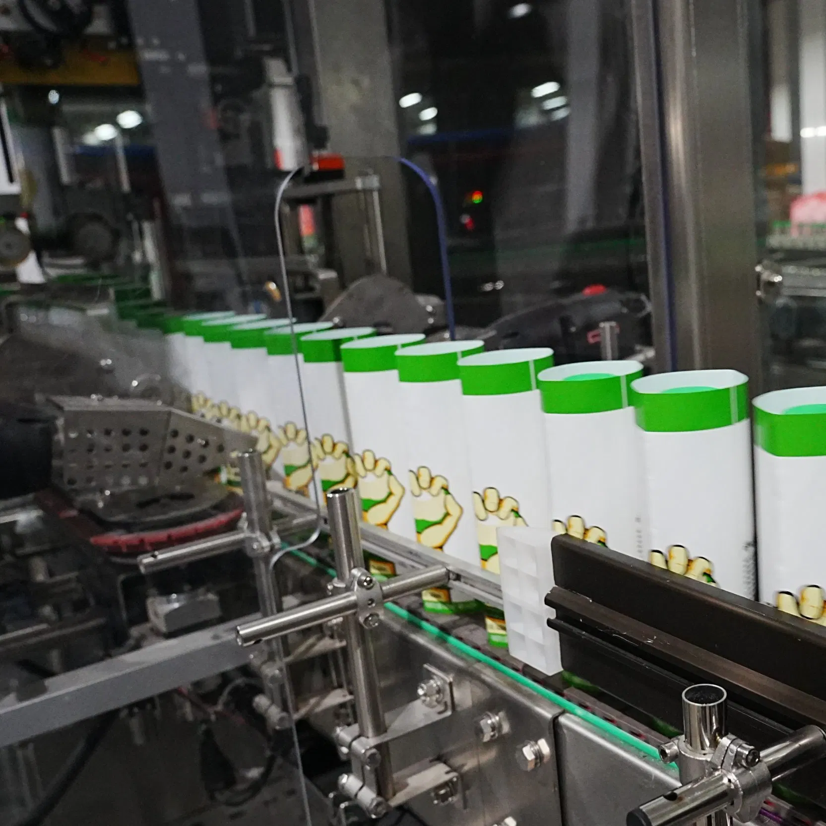 Fully Automatic and High Speed Label Shrink Tunnel Label Feeding System