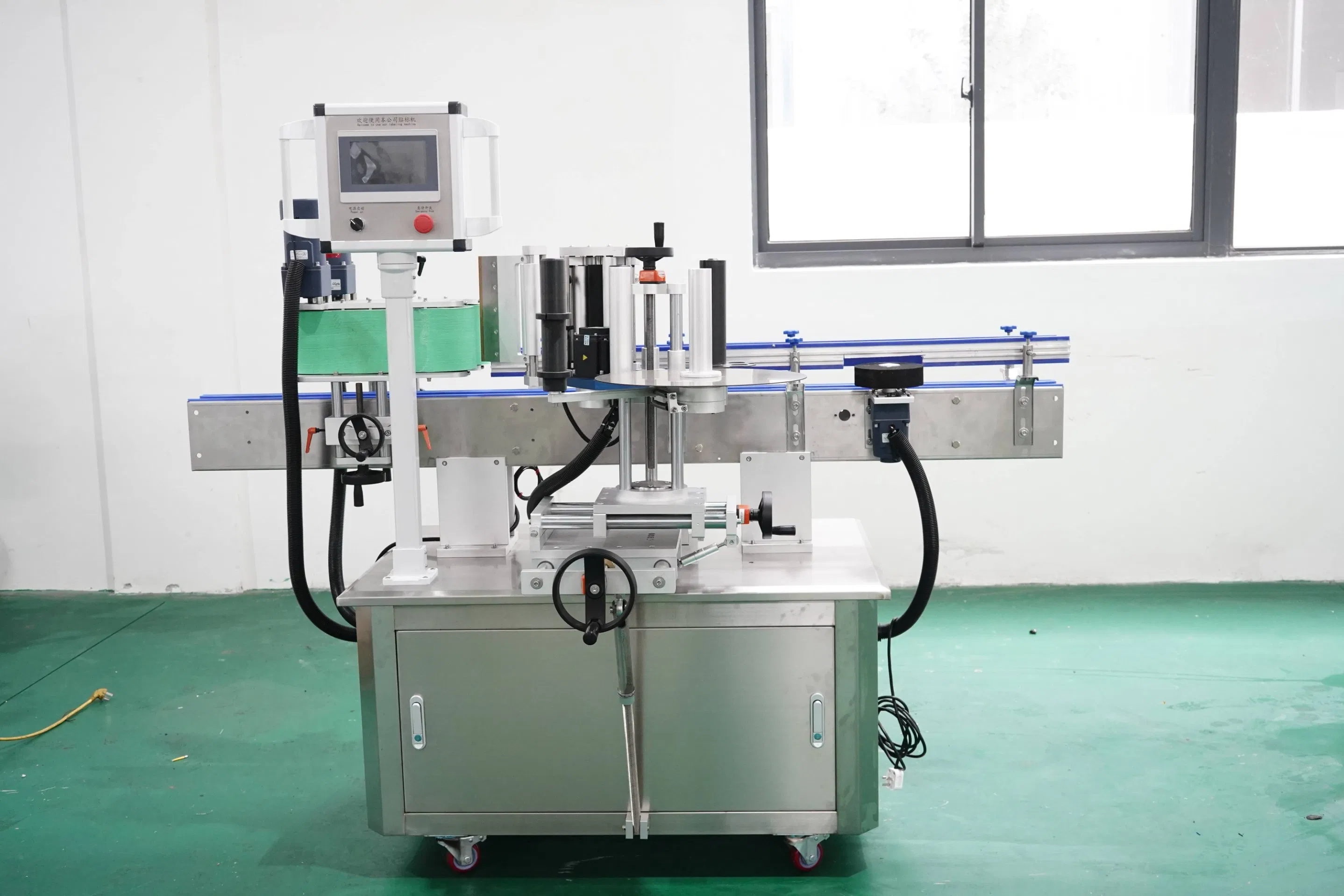 High-Speed Round Bottle Labeling Equipment for Wine Beverages