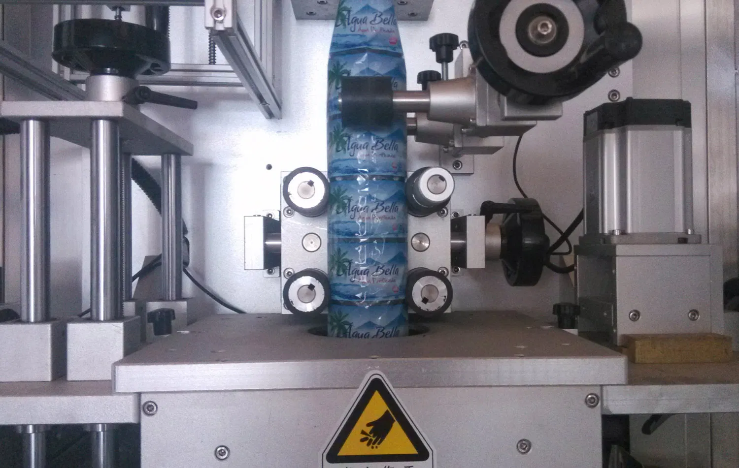 Automatic PVC Shrink Sleeve Bottle Labeling Machine