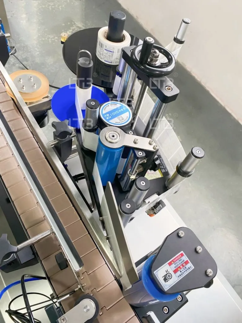 Stickers Feeding Device