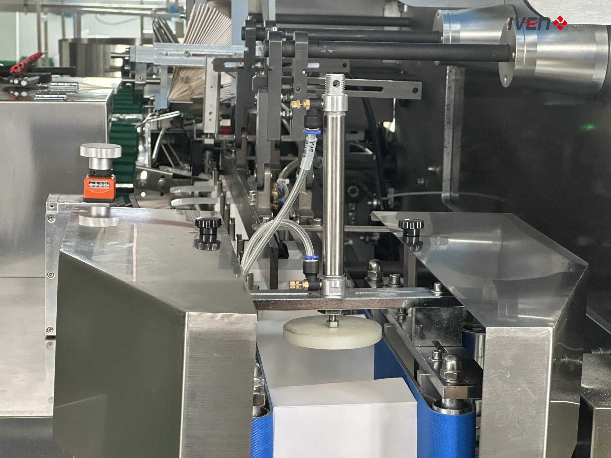 Flexible Carton Sealing and Labeling System/Heavy-Duty Box Packaging Equipment with High Speed