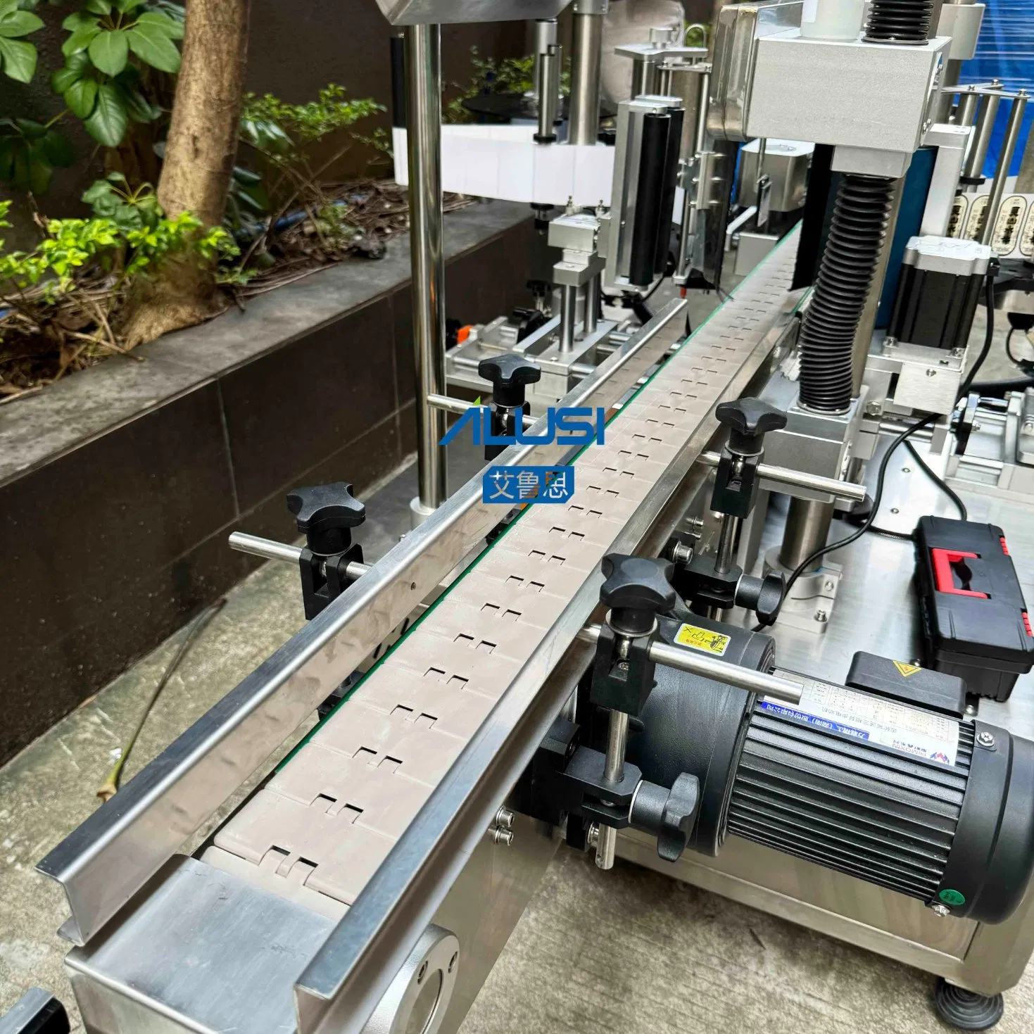 Shower Gel Laundry Detergent Double Sided Labeling Machine Automatic Front and Back Sides Adhesive Sticker Labeler