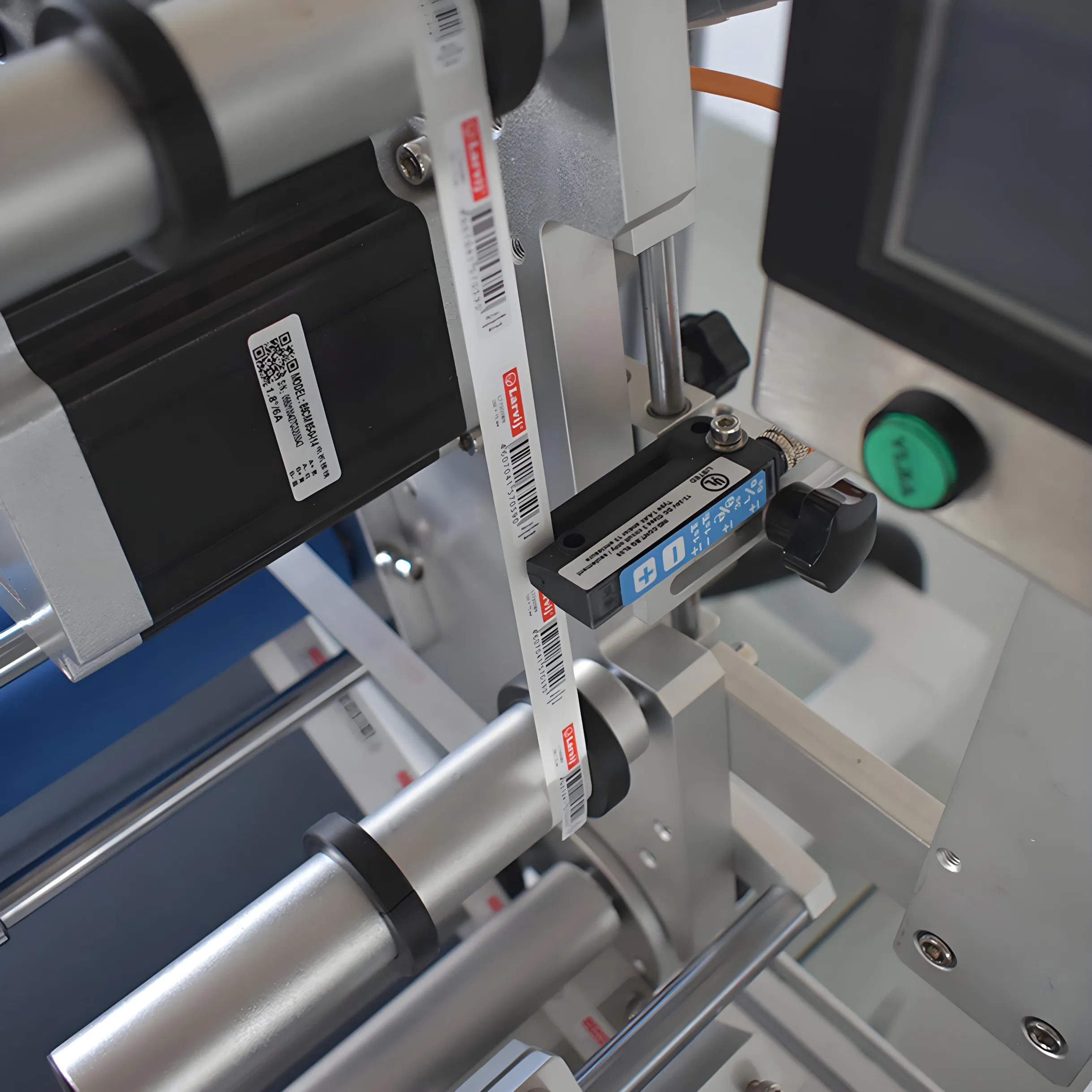 Industrial Automatic Round Bottle Sticker Labeling Machine for Chemical Liquid Containers