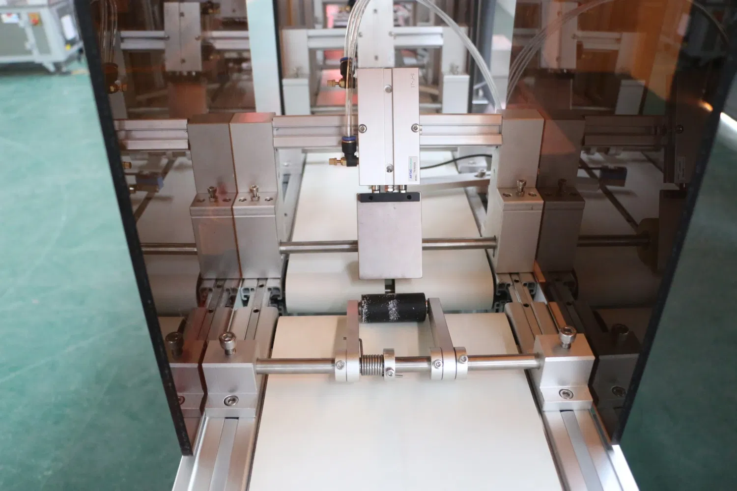 High-Speed Flat Labeler with Paging Feeder for Empty Bag