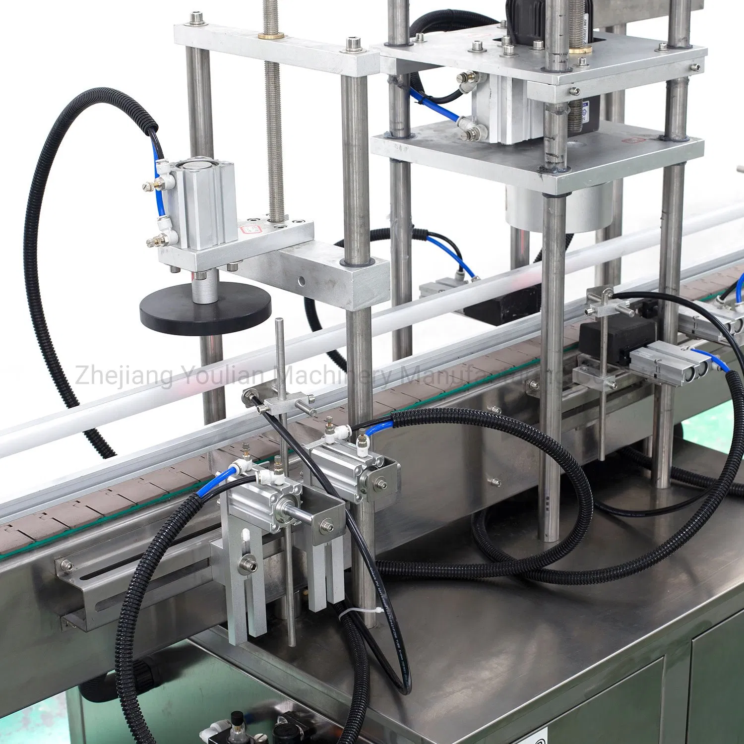 Qdx-1 Automatic Bottle Screw Closing Liner Capping Machine for Plastic Glass Crystal Water Perfume Shampoo Capping Machine