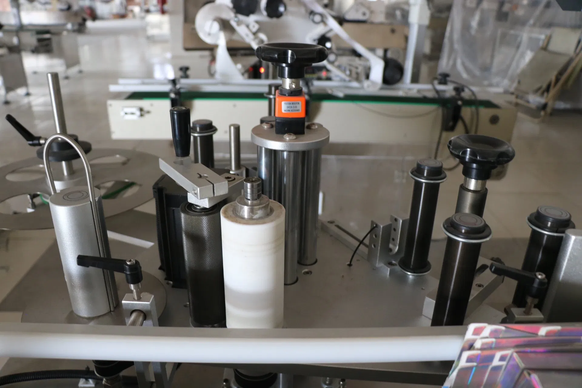 Automatic Double Side Sticker Labeling Machine Square Bottle Labeler Application Front and Back Side Labeling Machinery