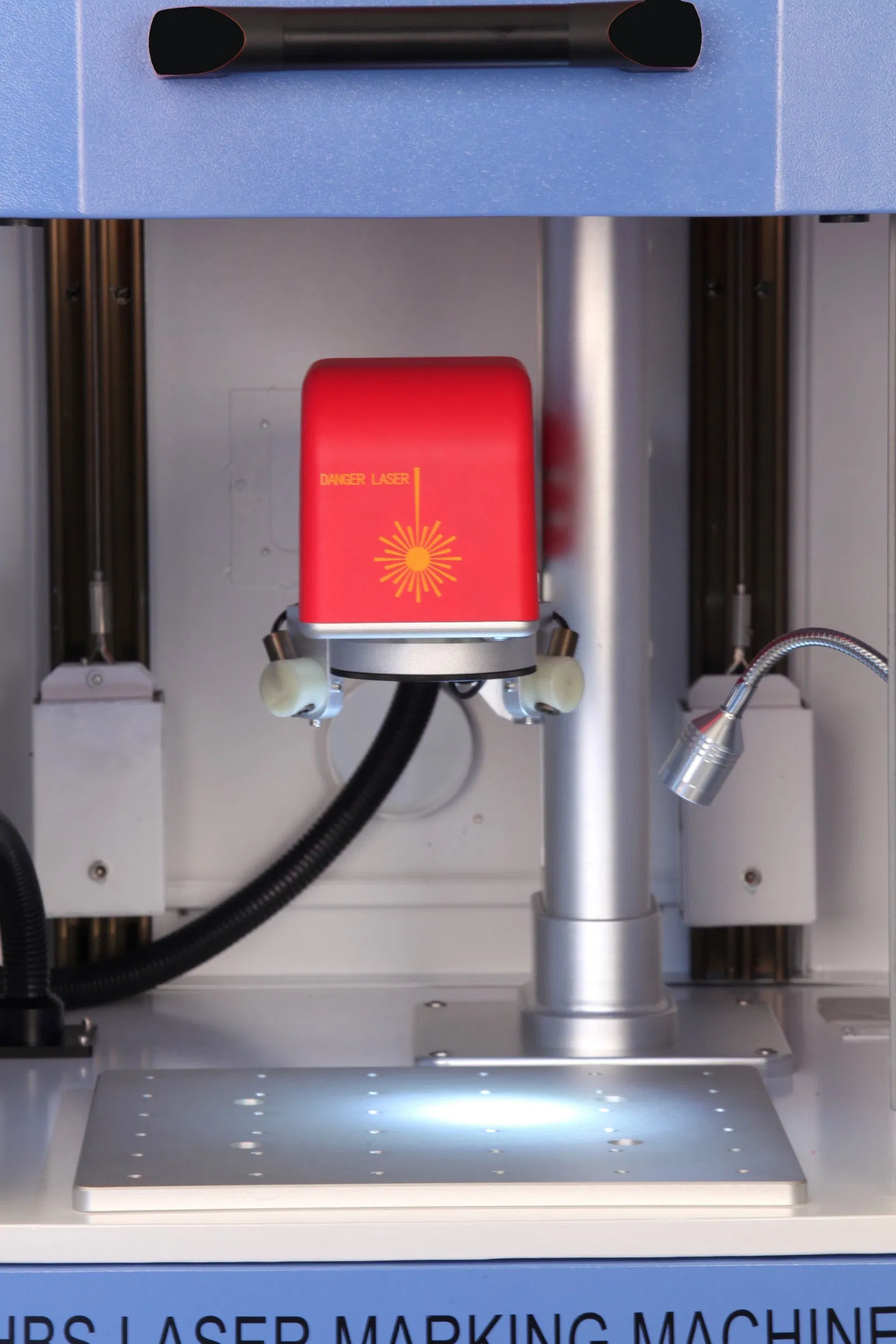 New Enclosed 30W Laser Marking and Engraving Machine with Ce Certificates