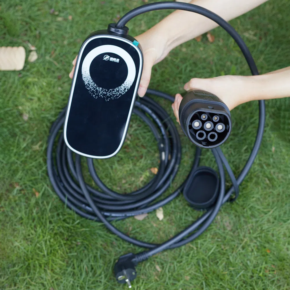 Overload Protection Durable Qd07 Portable Electric Vehicle Charger with Bluetooth