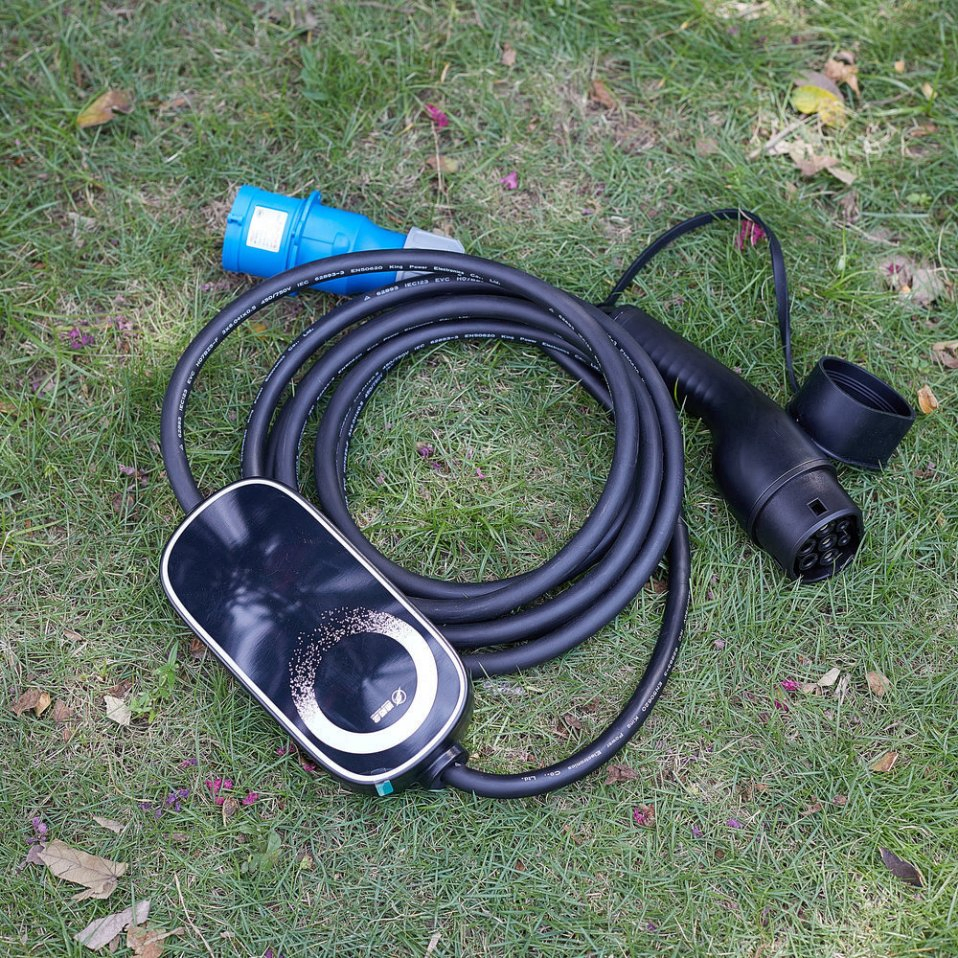 Easy Maintenance Low Temperature Resistance Qd07 Portable Electric Car Charger