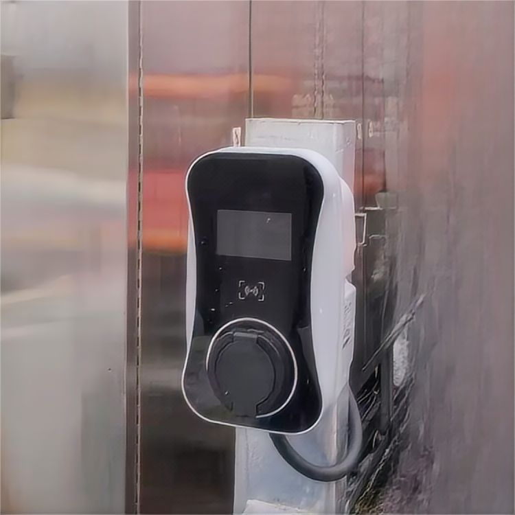 Type 2 32A Single Phase EV Charger Station Electric Vehicle Smart Charging