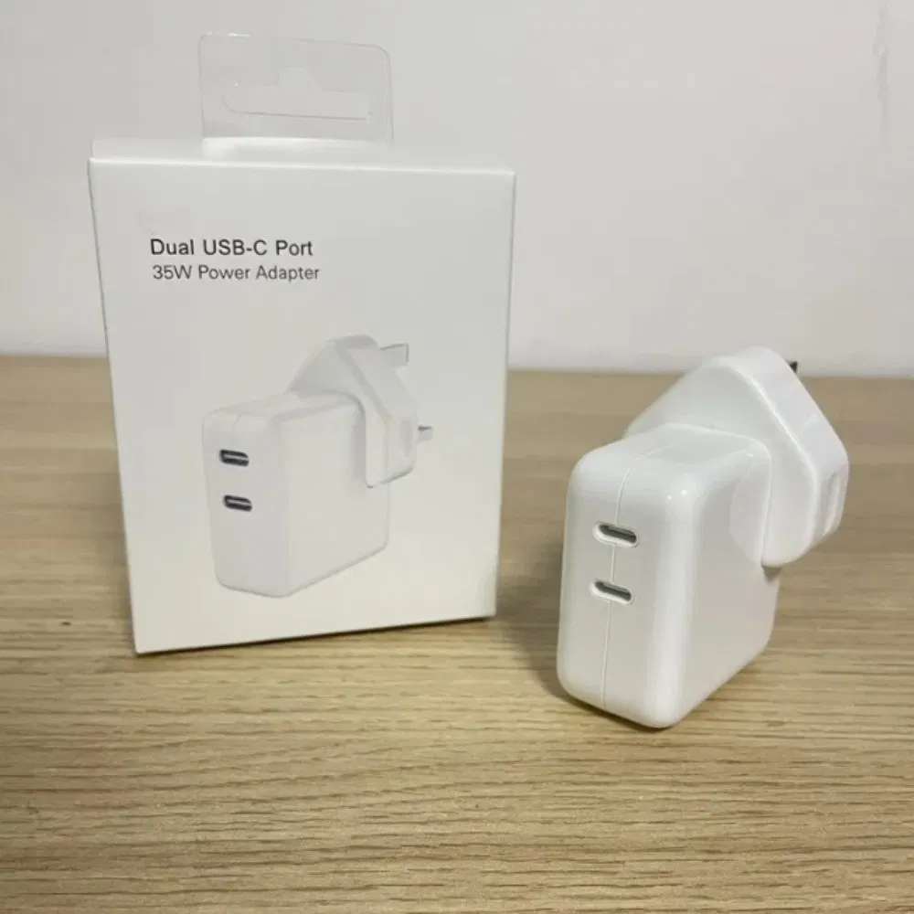 High Quality Mobile Phone Fast Charger UK Plug Dual USB-C Port 35W Power Adapter