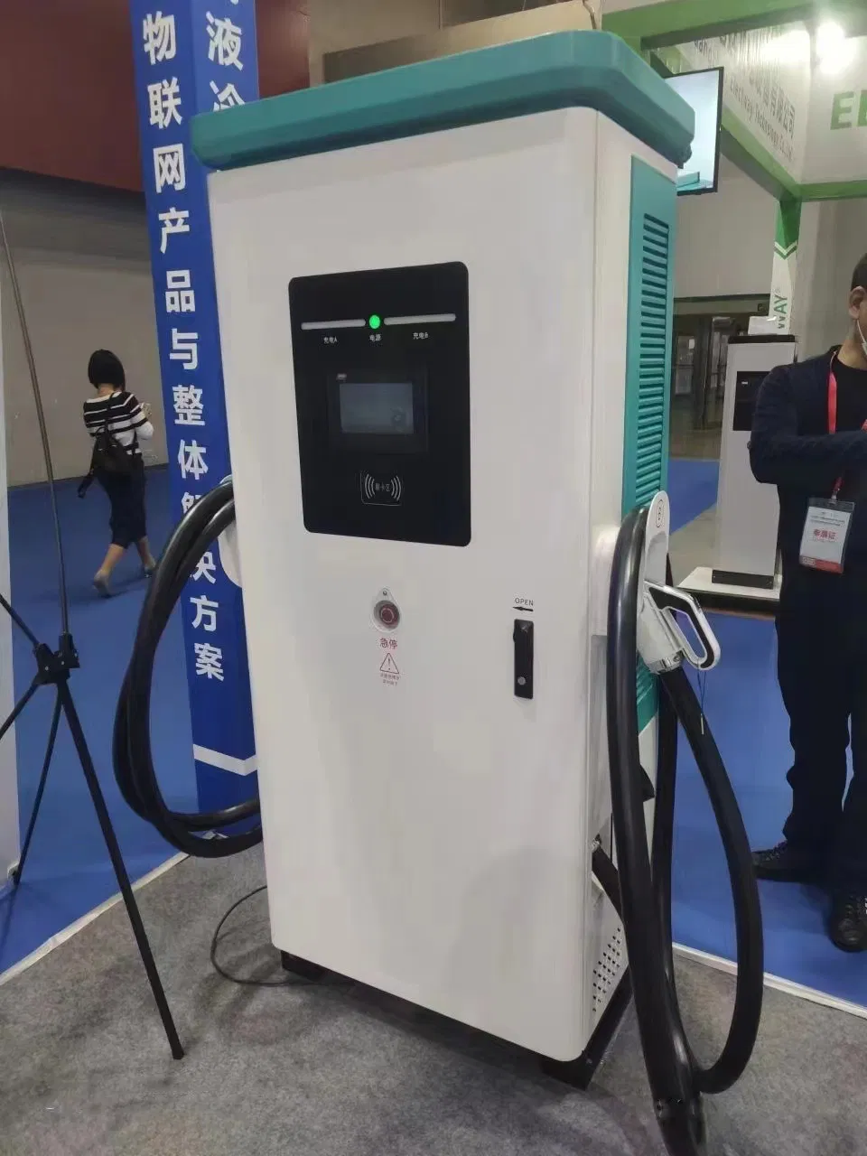 160kw EV Charger CE Certified DC CCS Chademo Chinese Source Supplier Single or Double Connector Commercial Evse with Payment System USB Port