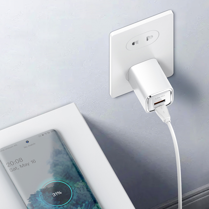 High-Speed 30W Mobile Charger with Quick Charge 3.0 Technology