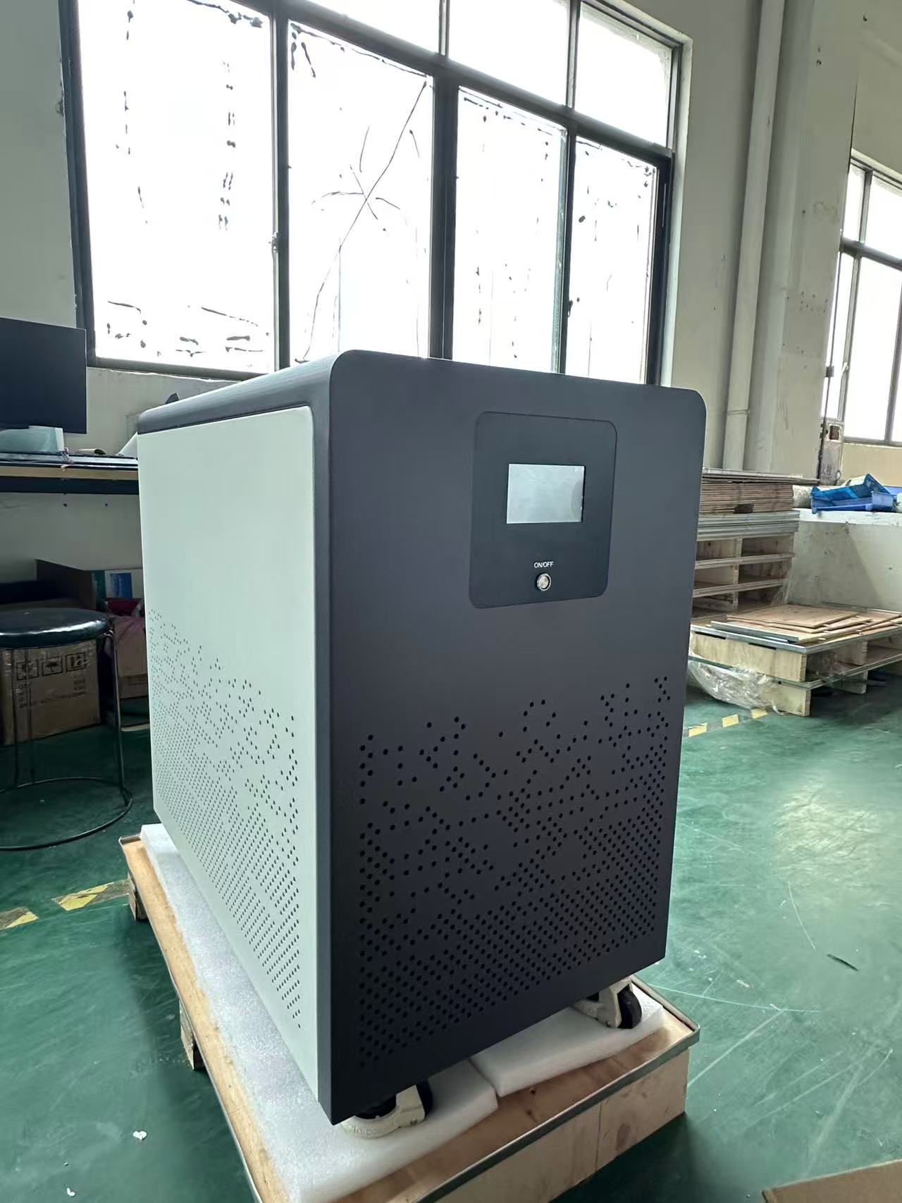 51.2V 400Ah 600ah 30kWh 20kwh 15kwh Battery Vertical Moveable Lithium Ion Battery Solar Power Home Storage Systems LiFePO4 Pack