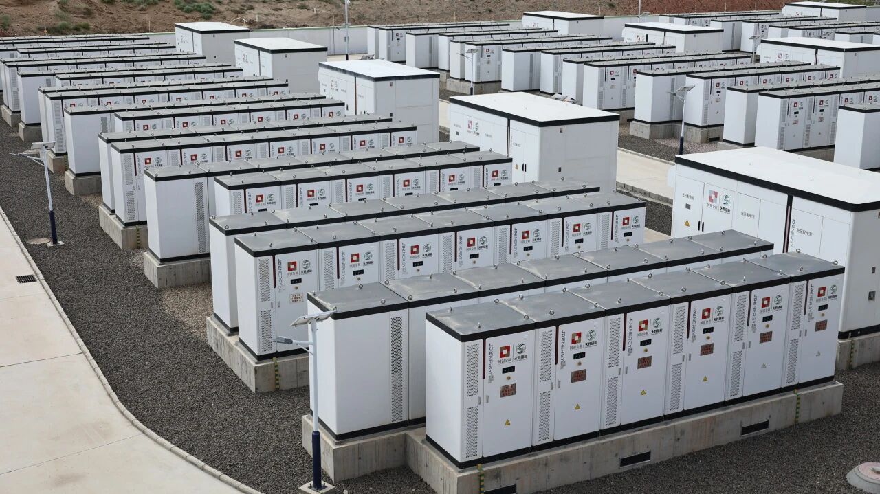 EBlock 250 Water Cold Industrial and Commercial Energy Storage System Solution 125kw 250kwh Lifepo4 Battery Energy Storage