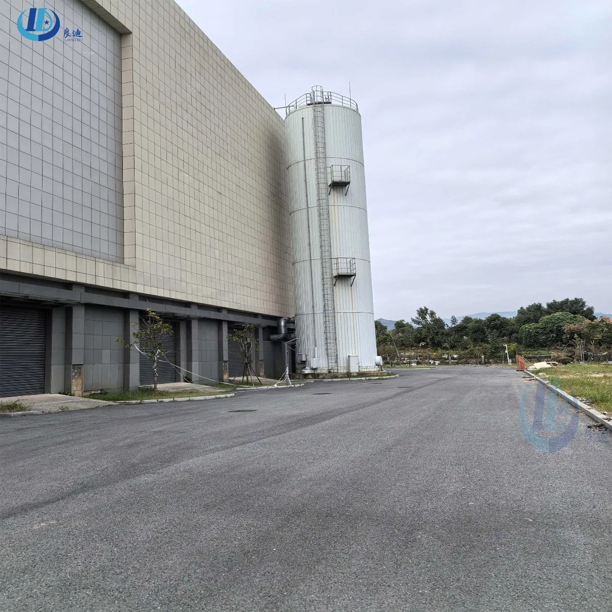 Rapid Temperature Drop Cold Water Storage System for Hot Data Center with Fast Cooling Strong Ability Cold Water Storage Tank