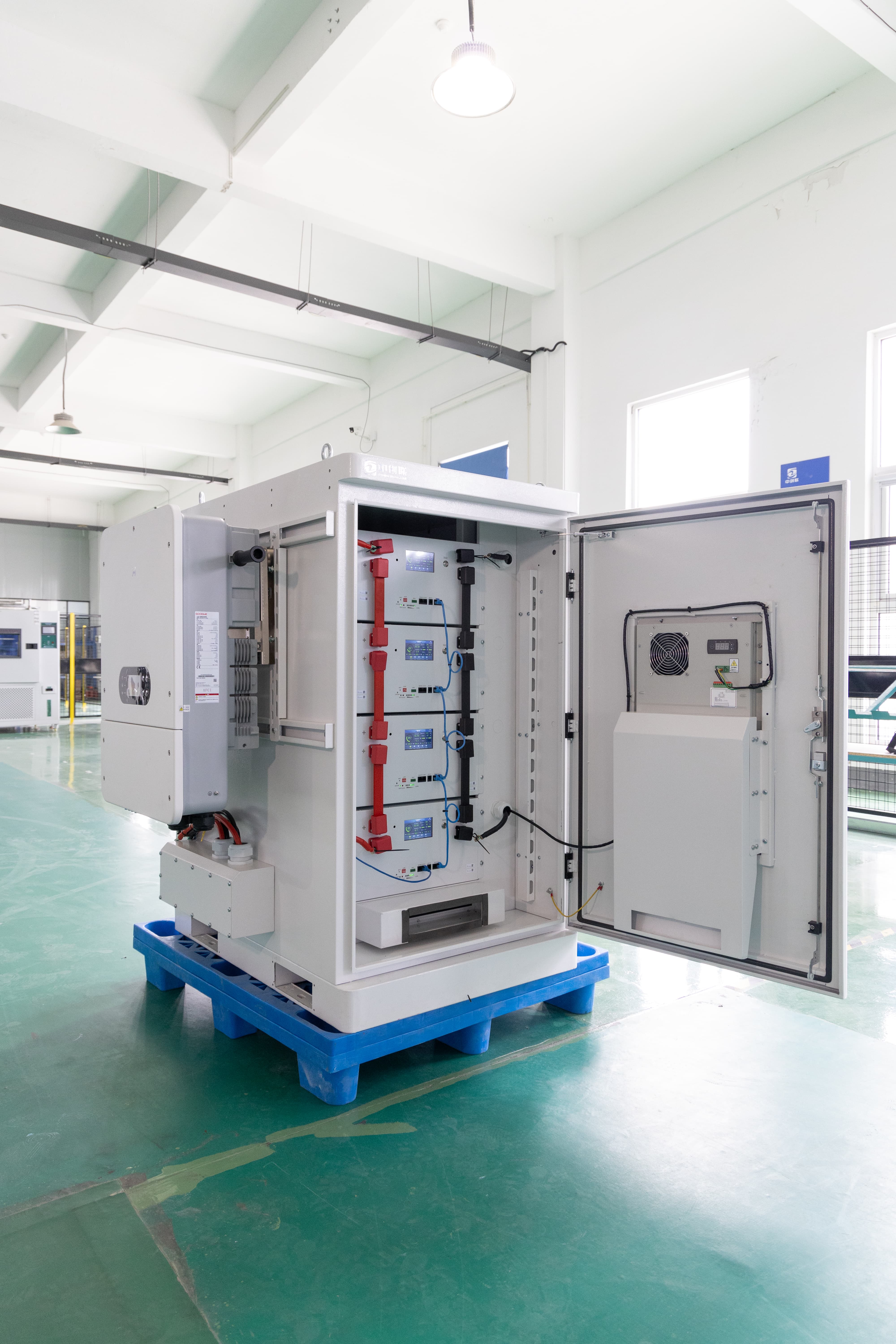 High Voltage Inverter Hybrid LiFePO4 Battery Energy Storage System All-in-One Solar Inverter Battery Commercial Grid Air Cooling