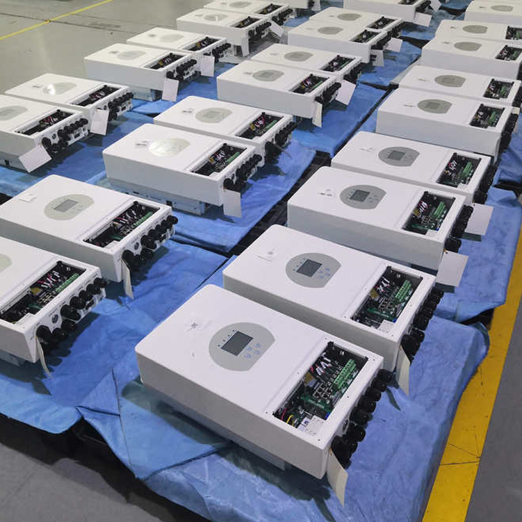 China Deye Hybrid Solar Inverter 5kw 8kw 10kw 12kw Wholesale Solar Inverter Solar Energy Storage Three Phase Hybrid Solar Inverter for Home