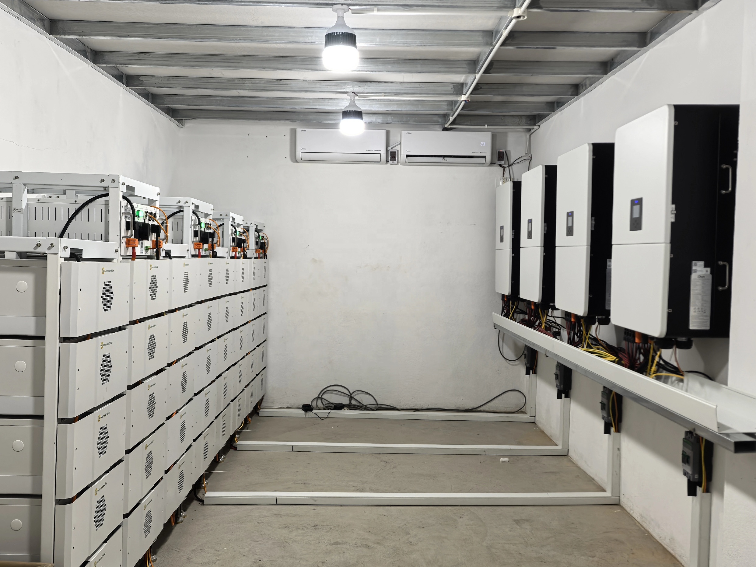 Deye Commercial Hybrid Inverter 60-80kW Generator Compatible Factory Price for Commercial ESS Projects