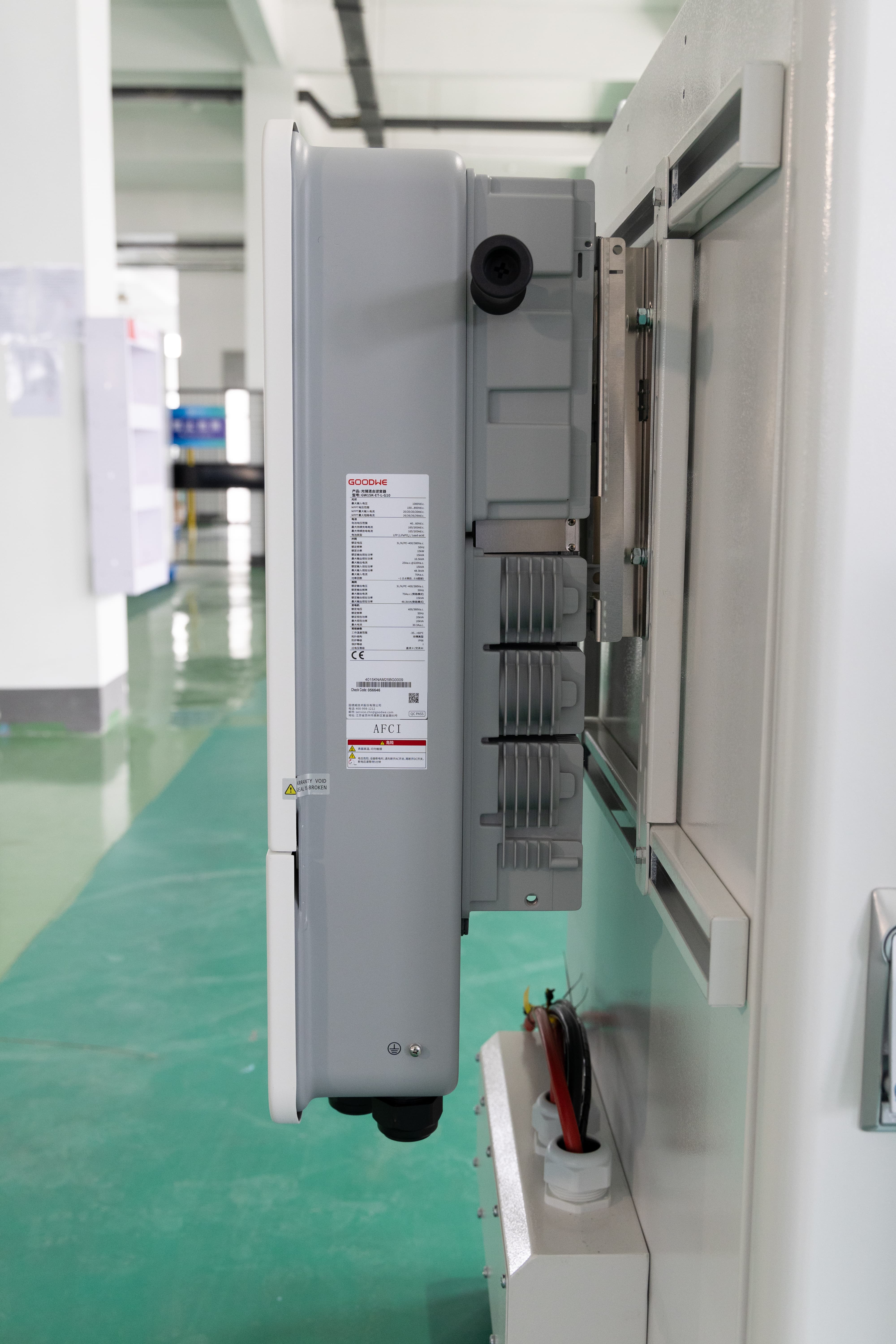 High Voltage Inverter Hybrid LiFePO4 Battery Energy Storage System All-in-One Solar Inverter Battery Commercial Grid Air Cooling