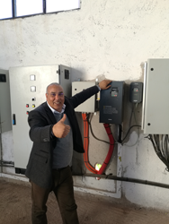 A Series of 3 Phase Ip65 Invt Solar Pump Inverter with Solar Panels