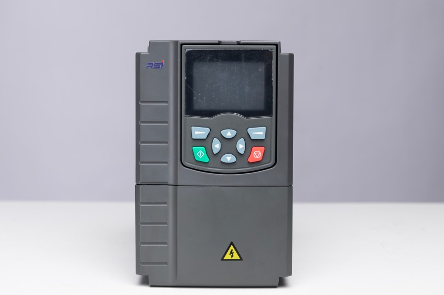 RS 485 Heavy Duty 11kw IP65 Solar Pump with 6kw to 55kw 10hp DC to AC Low Frequency Inverter VFD 20kw Power Three Phase Number