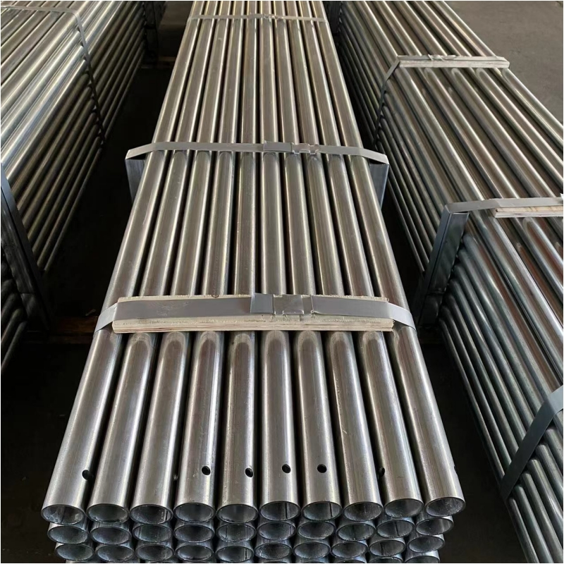 Heavy-Duty Galvanized Pipe Support for Thriving Greenhouse Grapes