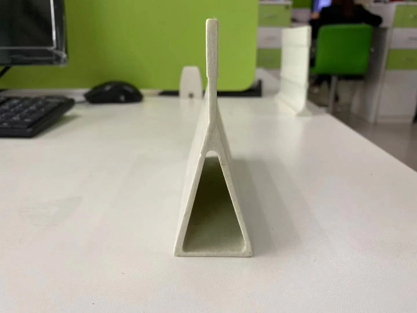 High Strength Plastic Composite Fiberglass FRP GRP Beam Support Base for Pig/Chicken/Sheet Pen Slatted Floor