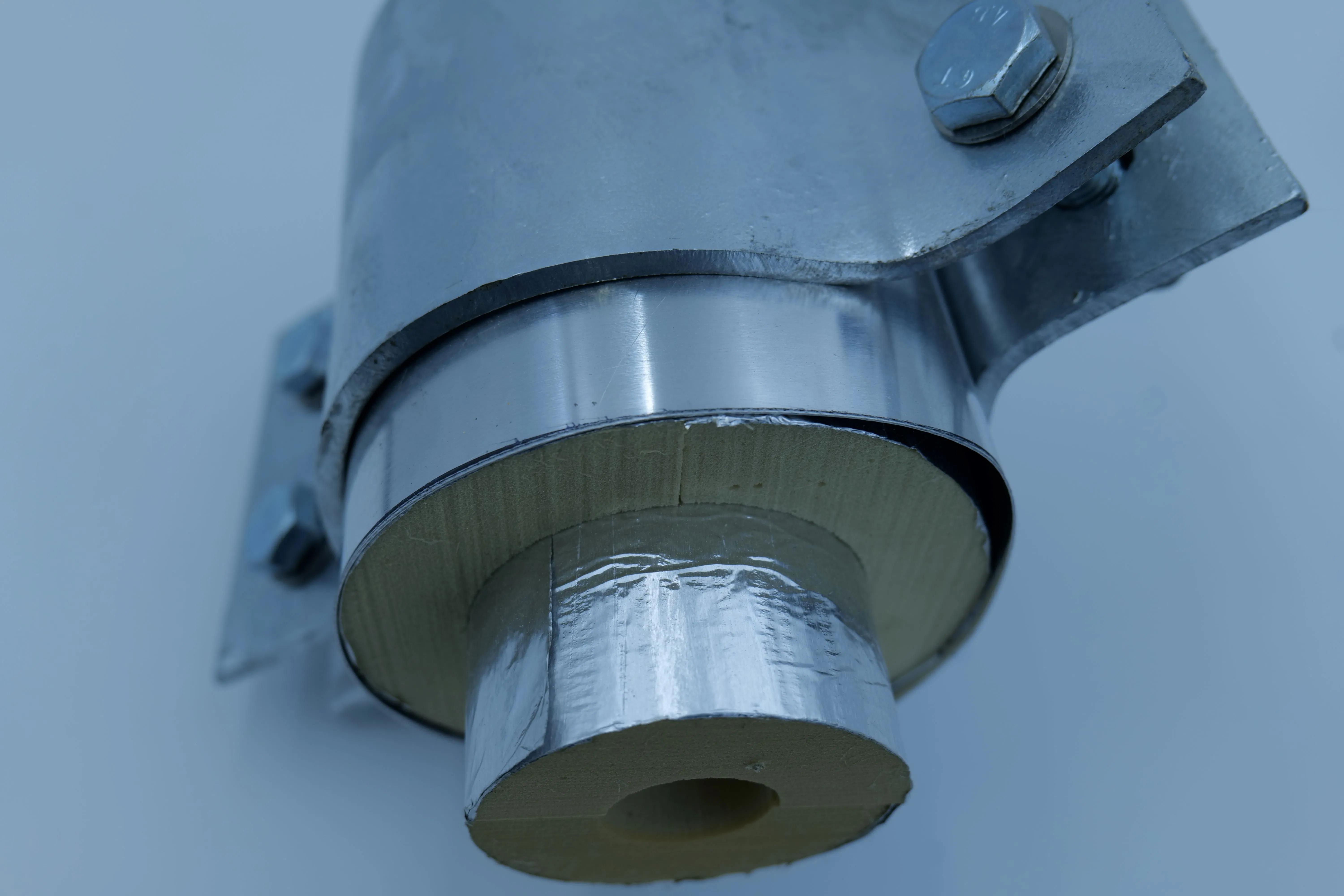 Heavy-Duty Rigid Anchor Pipe Support for Thermal Efficiency