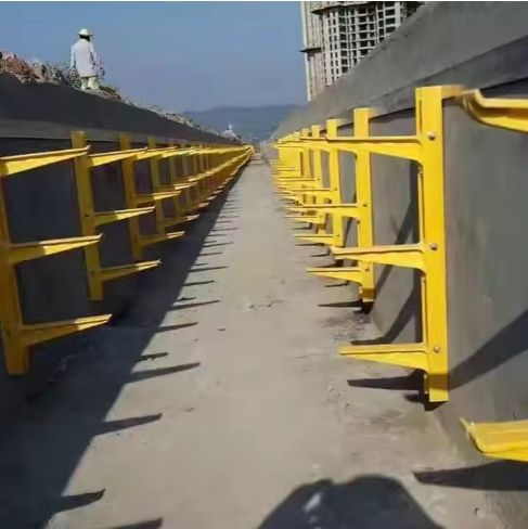 SMC Insulated Embedded Composite Screw Type Fiberglass Cable Tray Wall Bracket