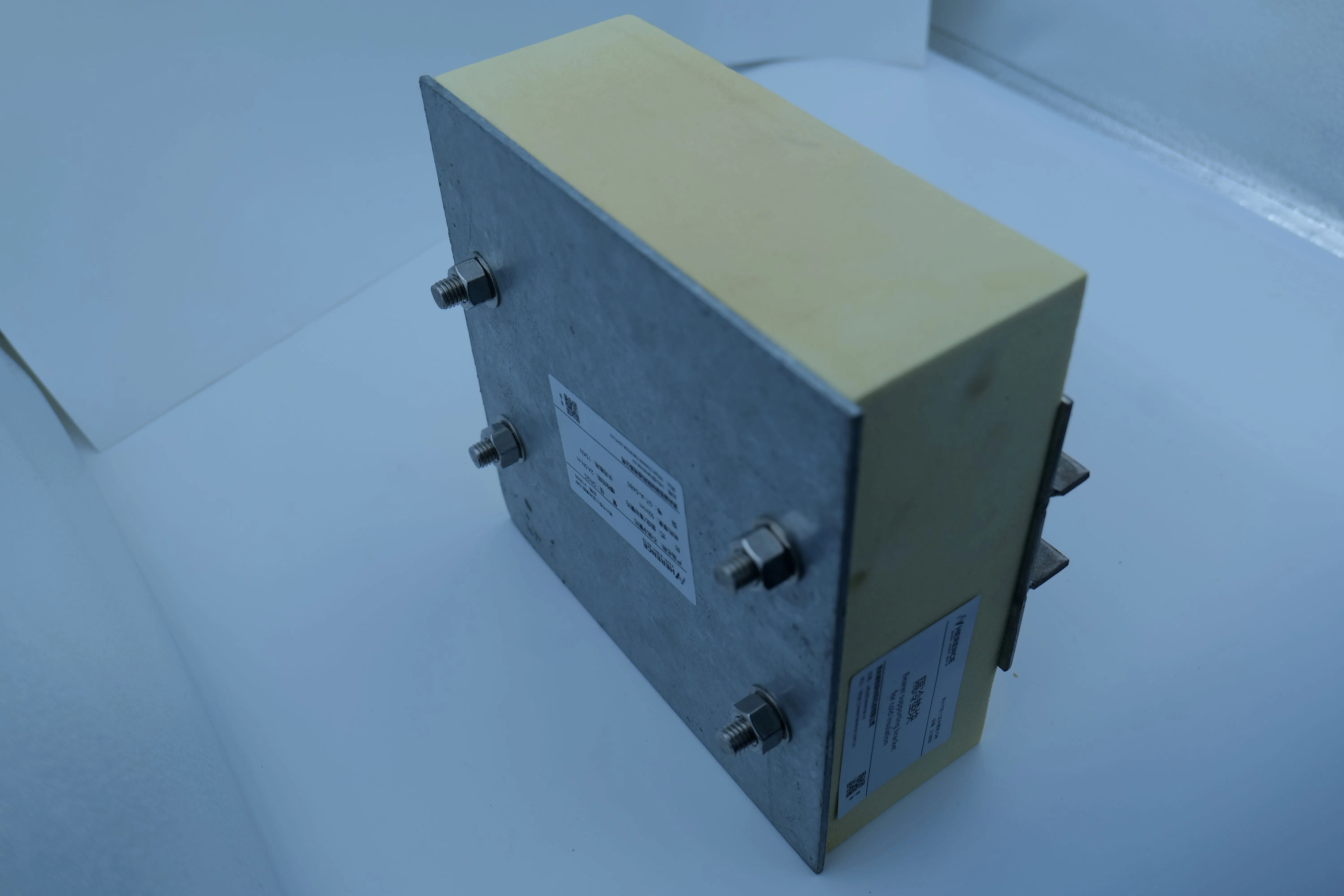 Reliable Limit Stop Pipe Support for Refrigeration Applications