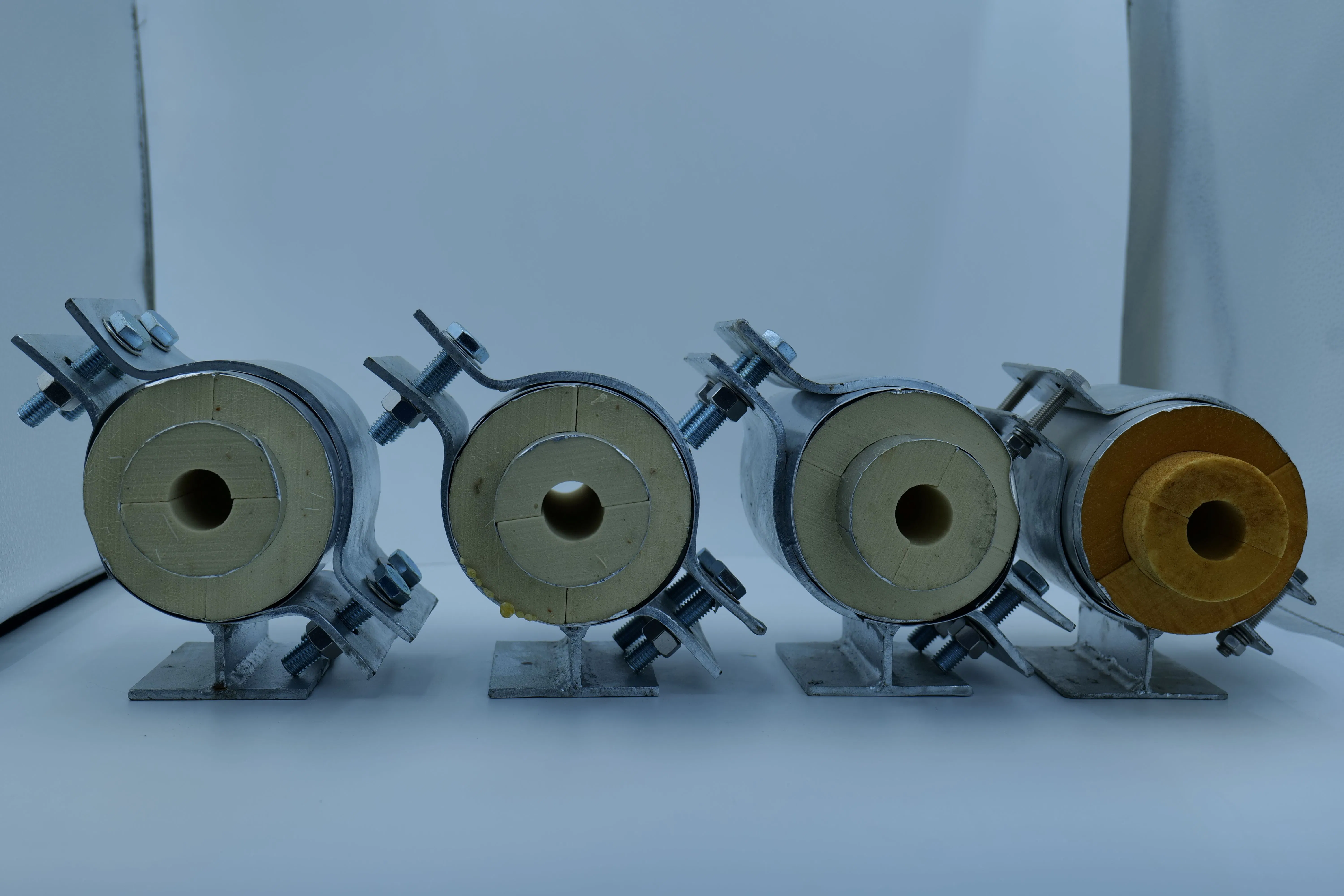 Pillow-Type Fixed Sliding Pipe Support with Thermal Insulation Features