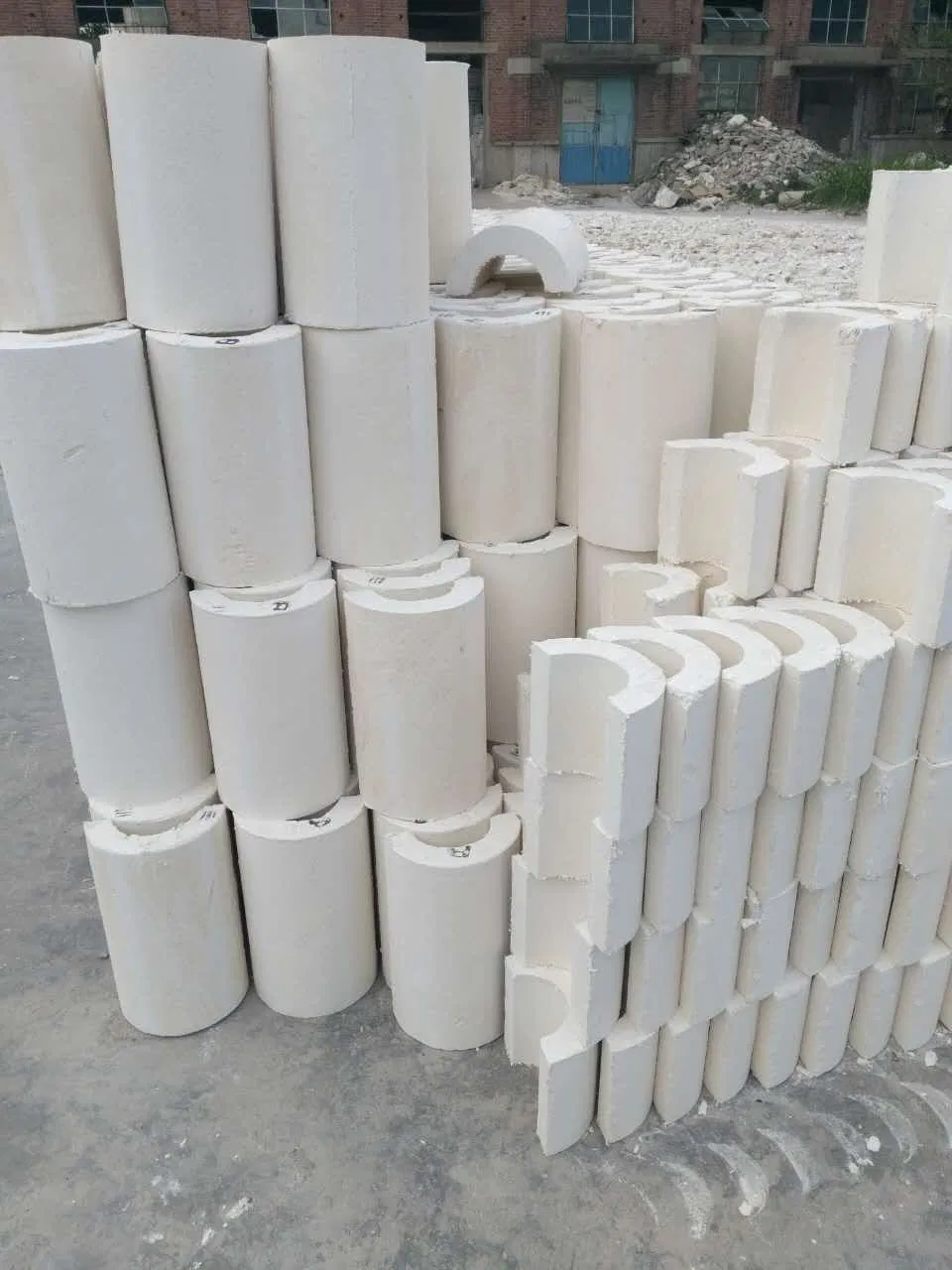Factory Price Low Thermal Conductivity High Compressive Strength Thermal Conductivity Calcium Silicate Insulation Section Tube Calcium Silicate Pipe